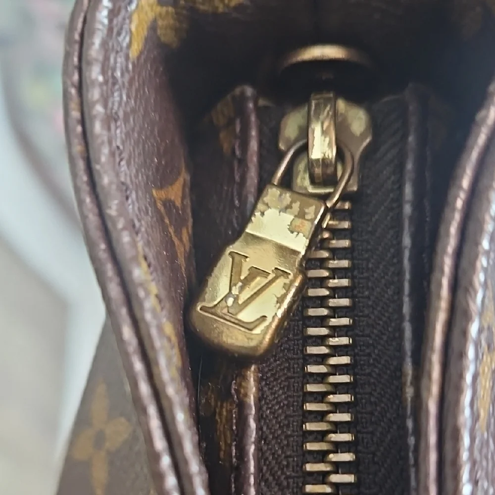 LOUIS VUITTON Looping Monogram Shoulder Bag Brown - Picture 4 of 16